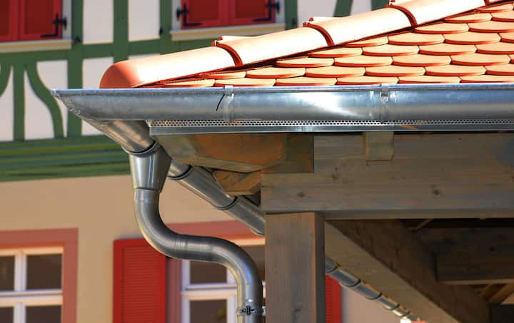 Long lasting steel gutters installation in Melbourne